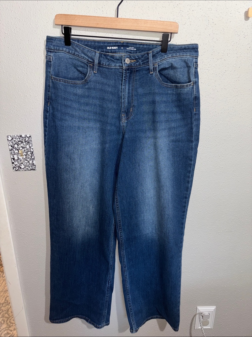 Old Navy Women’s WOW wide leg jeans (size 14)